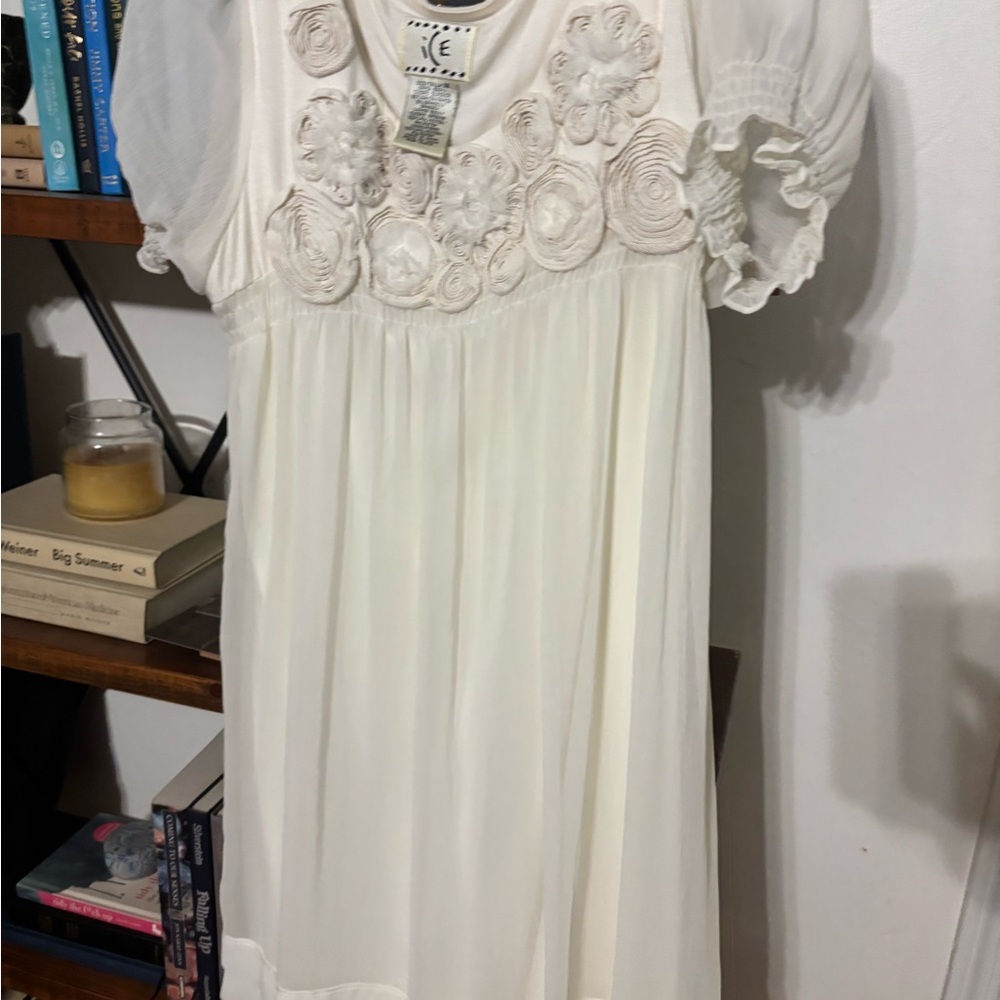 Elegant ECI New York White Vintage Dress with rosettes